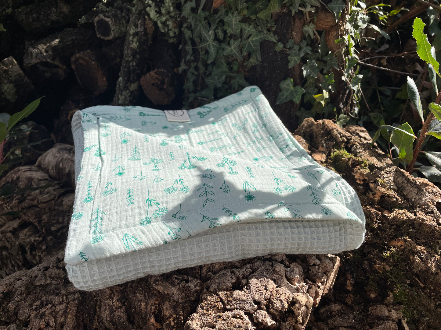 Plaid Sami verde con Flores Silvestres - Doble capa Muselina