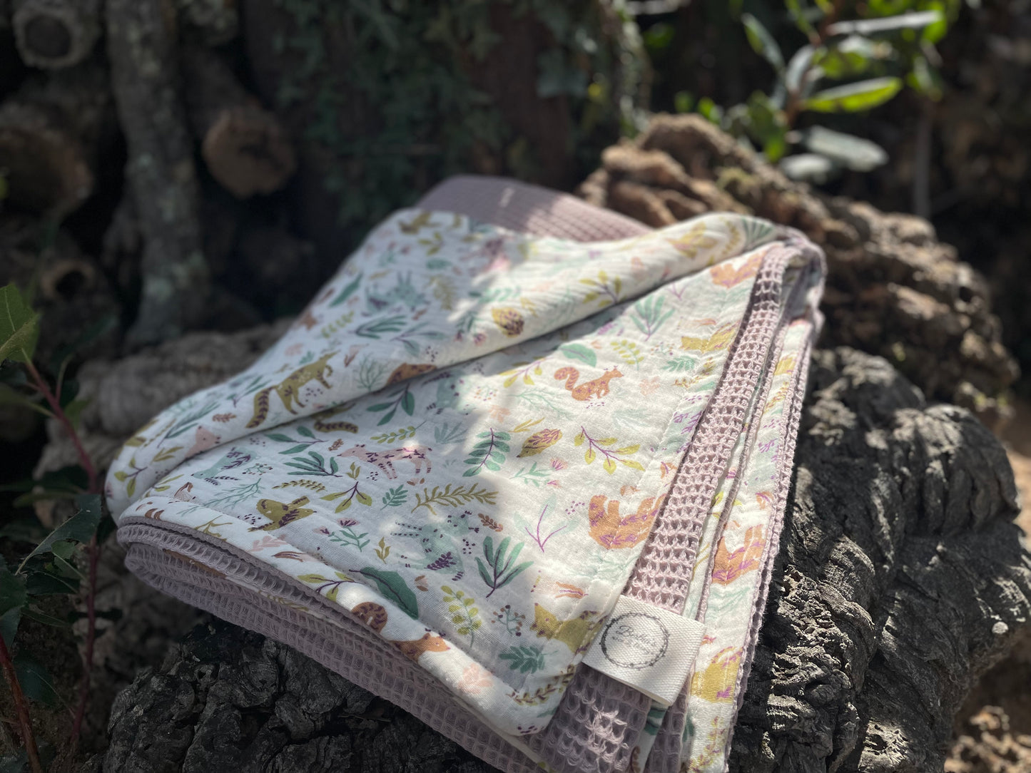 Plaid Sami Rosa y Animales del bosque con flores - Suavidad y ternura