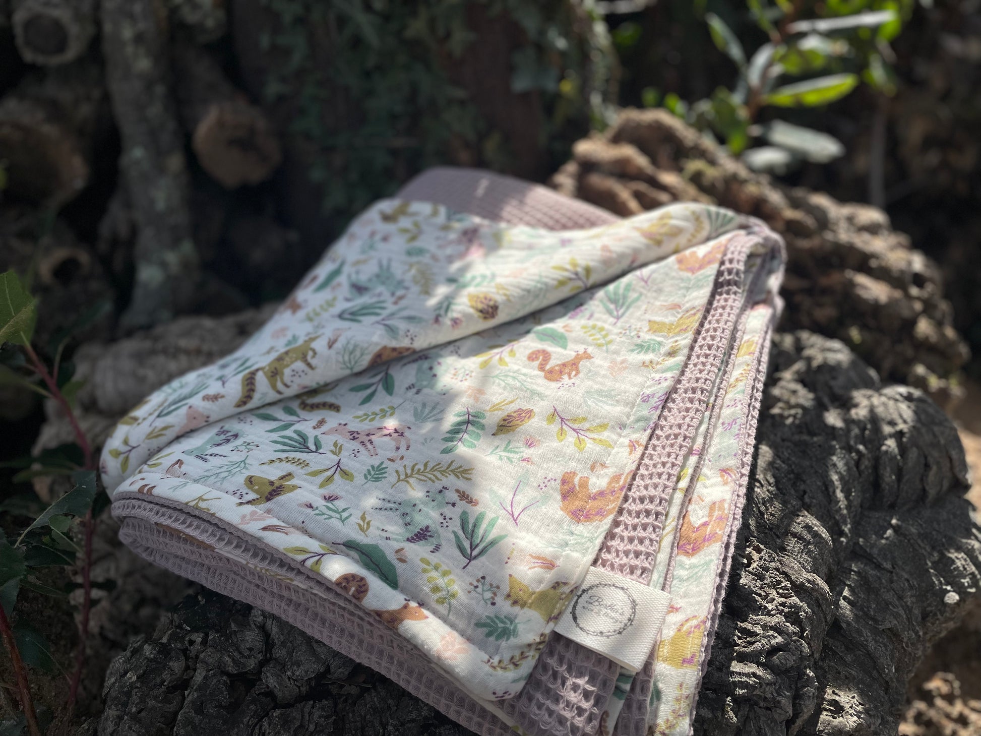 Plaid Sami Rosa y Animales del bosque con flores - Suavidad y ternura