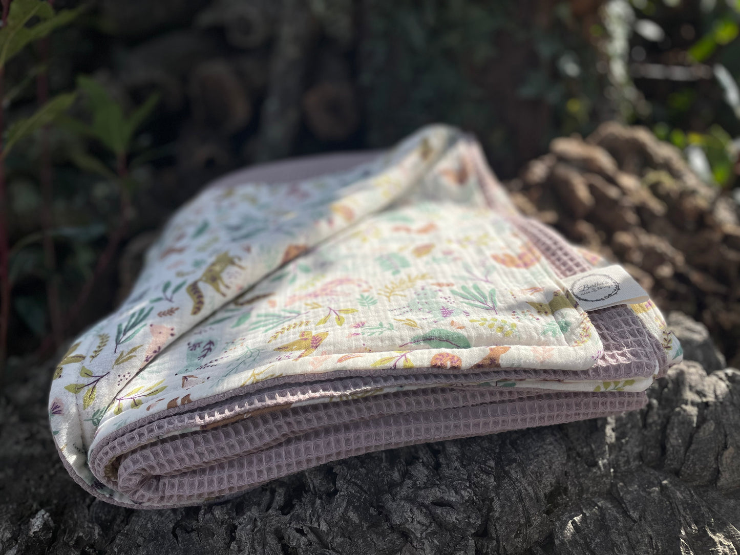 Plaid Sami Rosa y Animales del bosque con flores - Artesanal