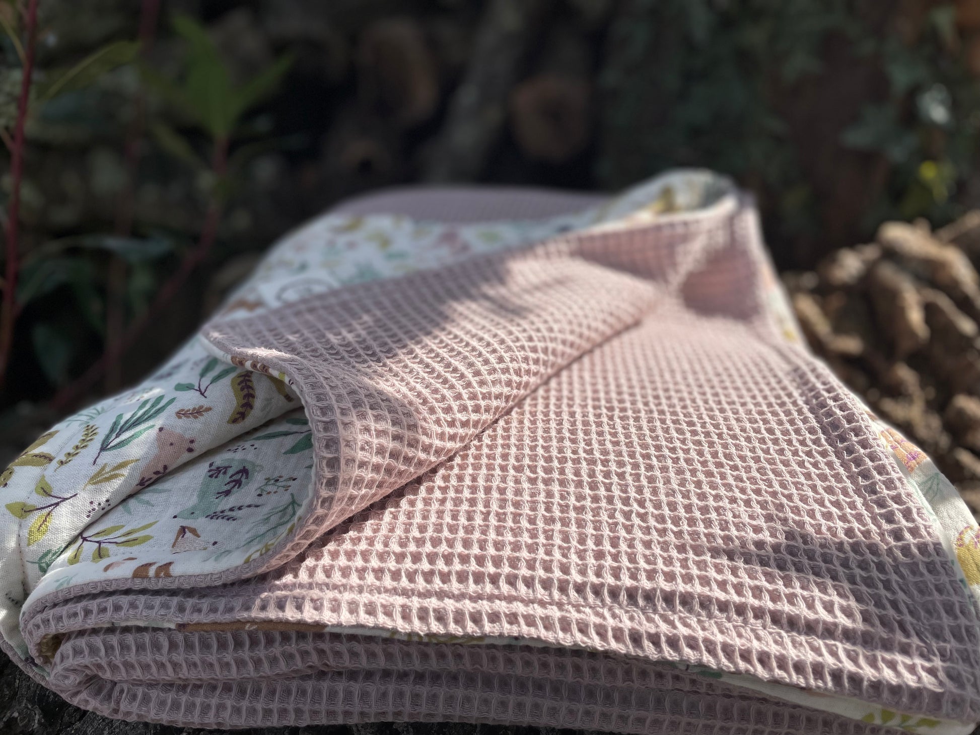 Plaid Sami Rosa y Animales del bosque con flores - Manta bebé