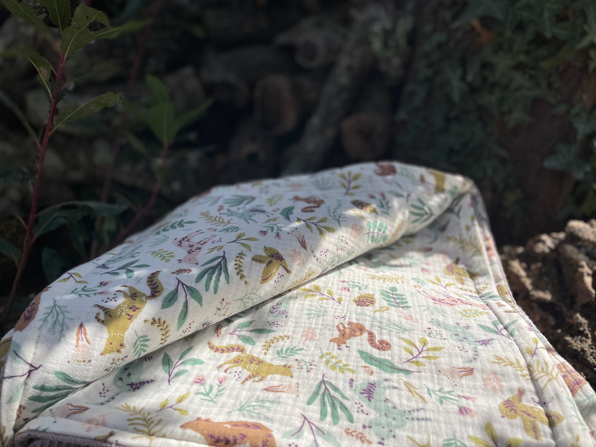 Plaid Sami Rosa y Animales del bosque con flores - Muselina bebé