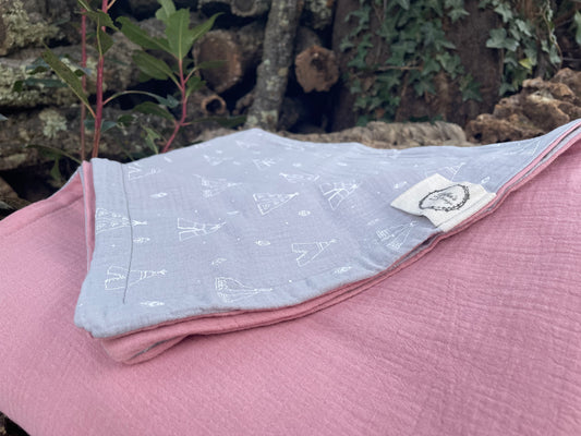 Plaid Carmen Rosa Empolvado con Tipi Gris - Muselina