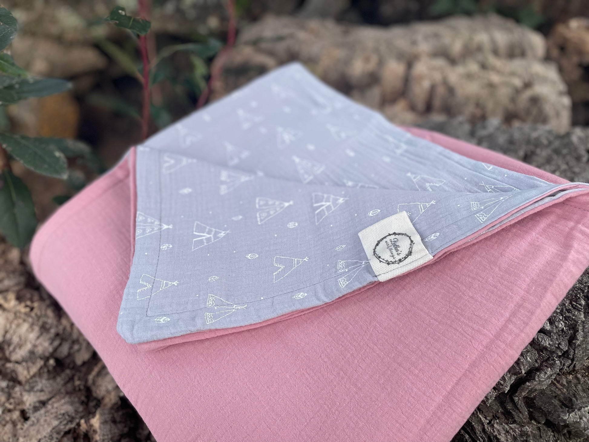 Plaid Carmen Rosa Empolvado con Tipi Gris - Doble tela Muselina