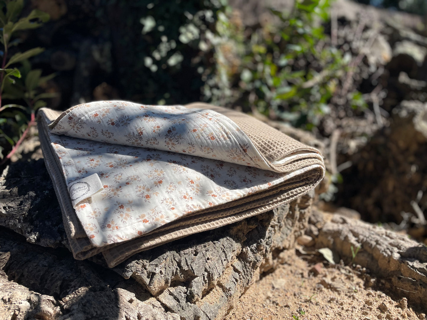 Plaid Sami Beig y Flores del Bosque Artesanal Muselina 