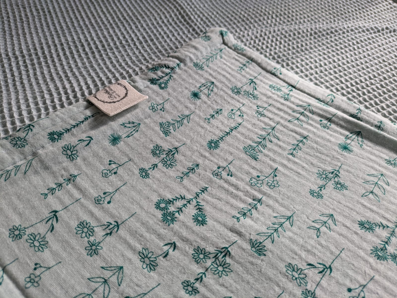 Plaid Sami verde con Flores Silvestres - Suavidad al tacto